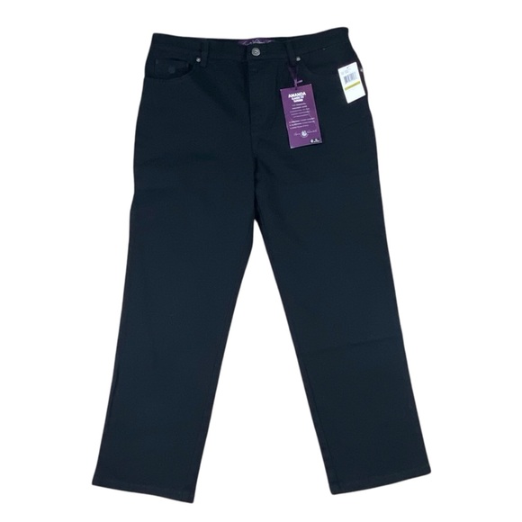 NWT Gloria Vanderbilt “Amanda” classic fit tapered black jeans size 14P - Picture 1 of 2